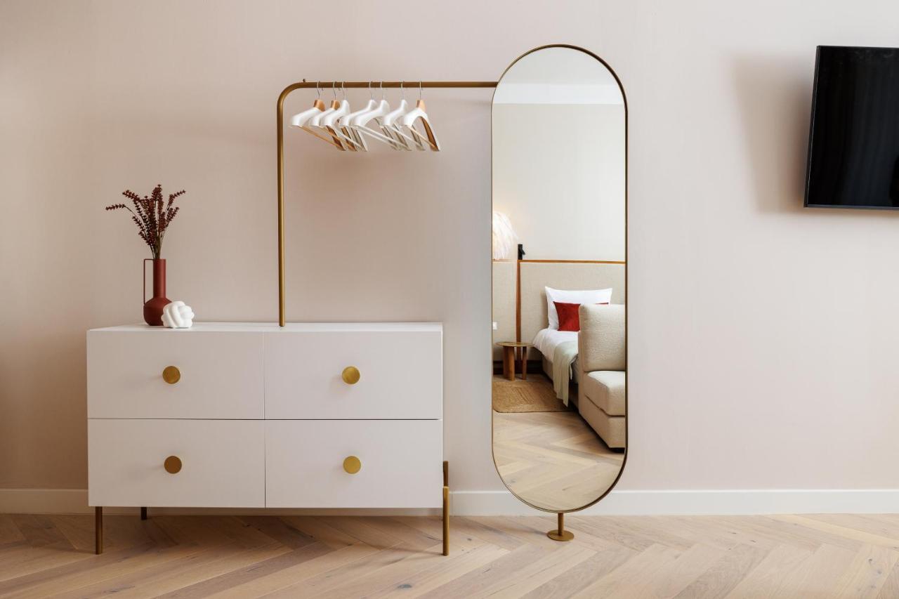 Aries' Collection Luxury Suites Braşov Exteriör bild
