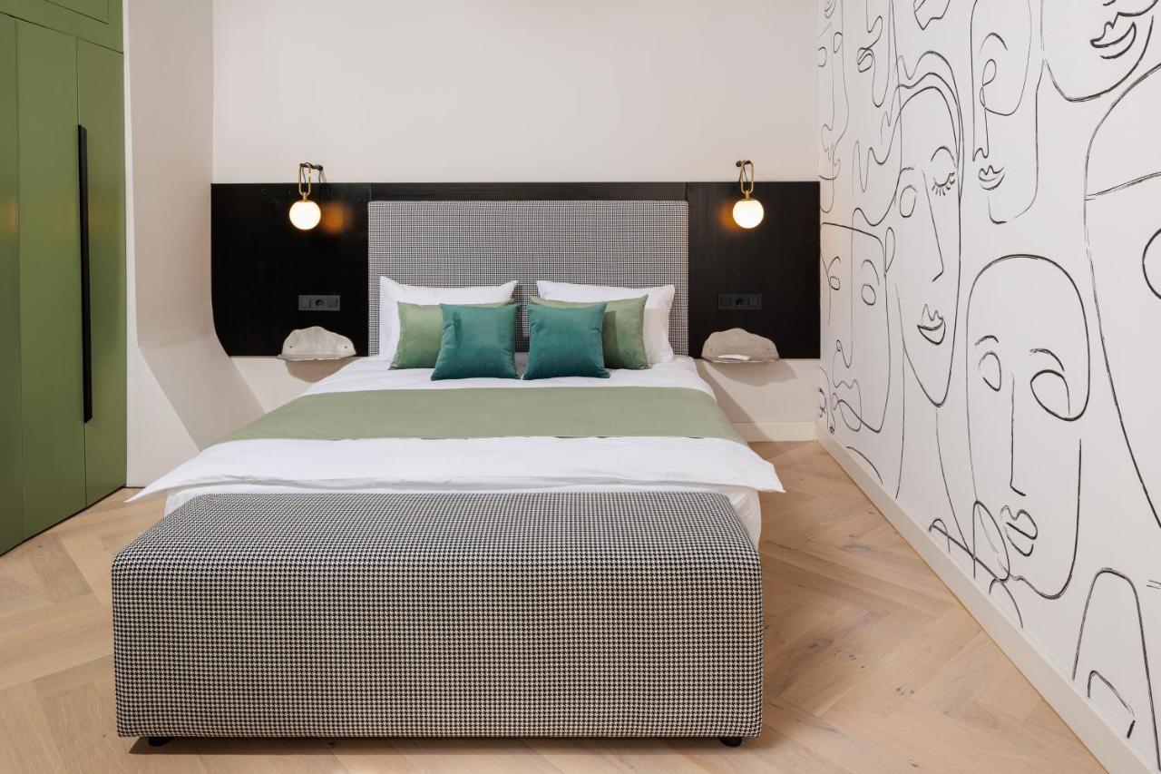 Aries' Collection Luxury Suites Braşov Exteriör bild
